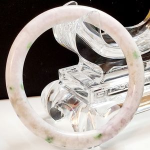 Authentic burmese jadeite jade A grade, pencil bangle 54.5 mm diameter.